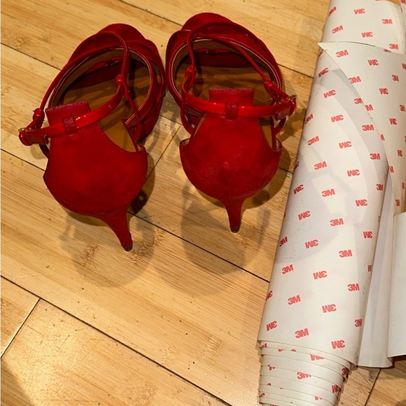 Available STILL - GUCCI Suede Slingback Sandals
Size: 11 | IT 41 - Picture 9 of 9